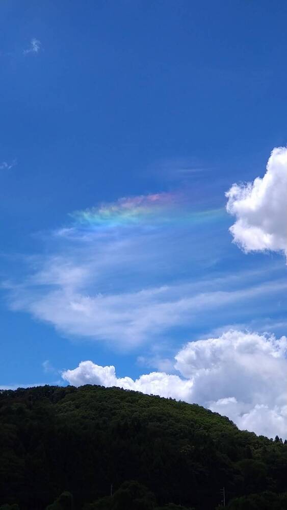 ドローン作業中にとてもきれいな彩雲発見しました！